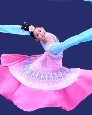 Shen Yun Performing Arts theatre performance