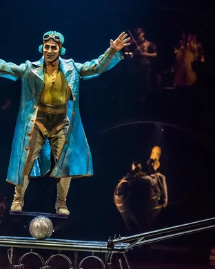 Cirque Du Soleil - Twas The Night Before theatre performance